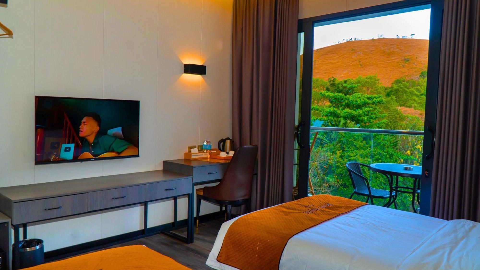 Venus Royale Hotel Coron Exterior photo