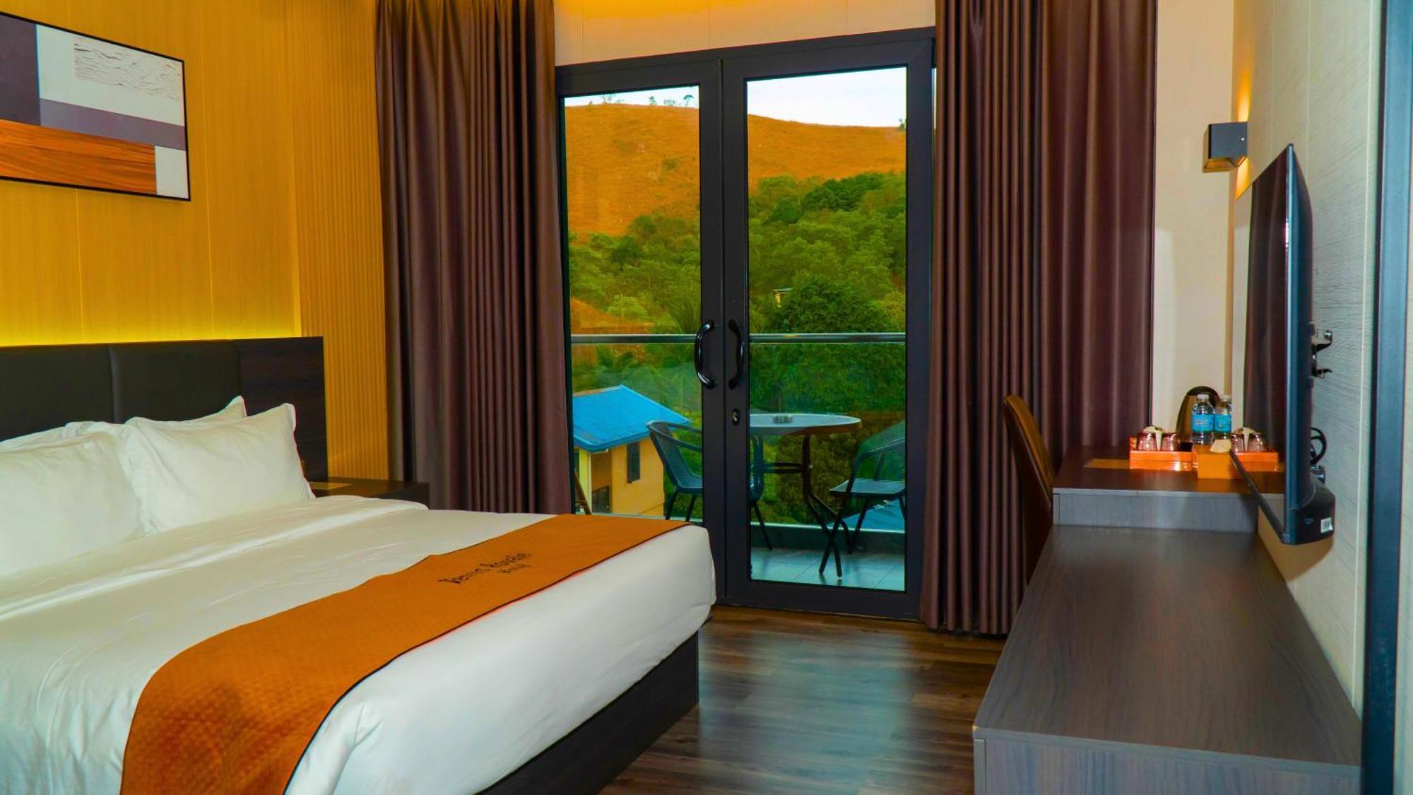 Venus Royale Hotel Coron Exterior photo